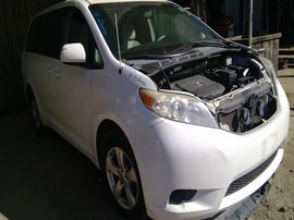 2014 TOYOTA SIENNA, WHITE, LE MODEL, 3.5L, AT, FWD,  Z26287